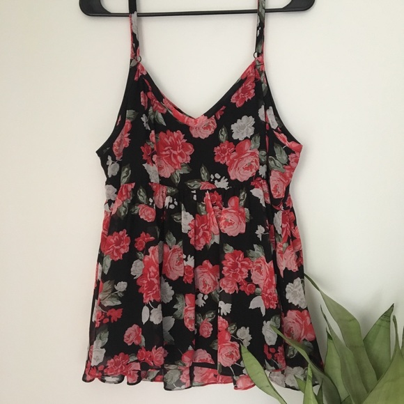 Torrid Floral Peplum Adjustable Straps Top Size 2 - Picture 6 of 7